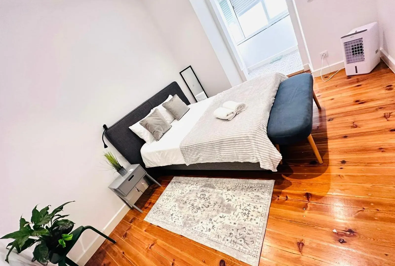 Lisbon 87 City Center Flat Ideal For Groups And Families 0*,  Portugal