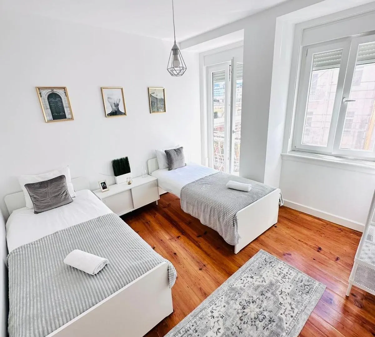 Lisbon 87 City Center Flat Ideal For Groups And Families 0*,  Portugal