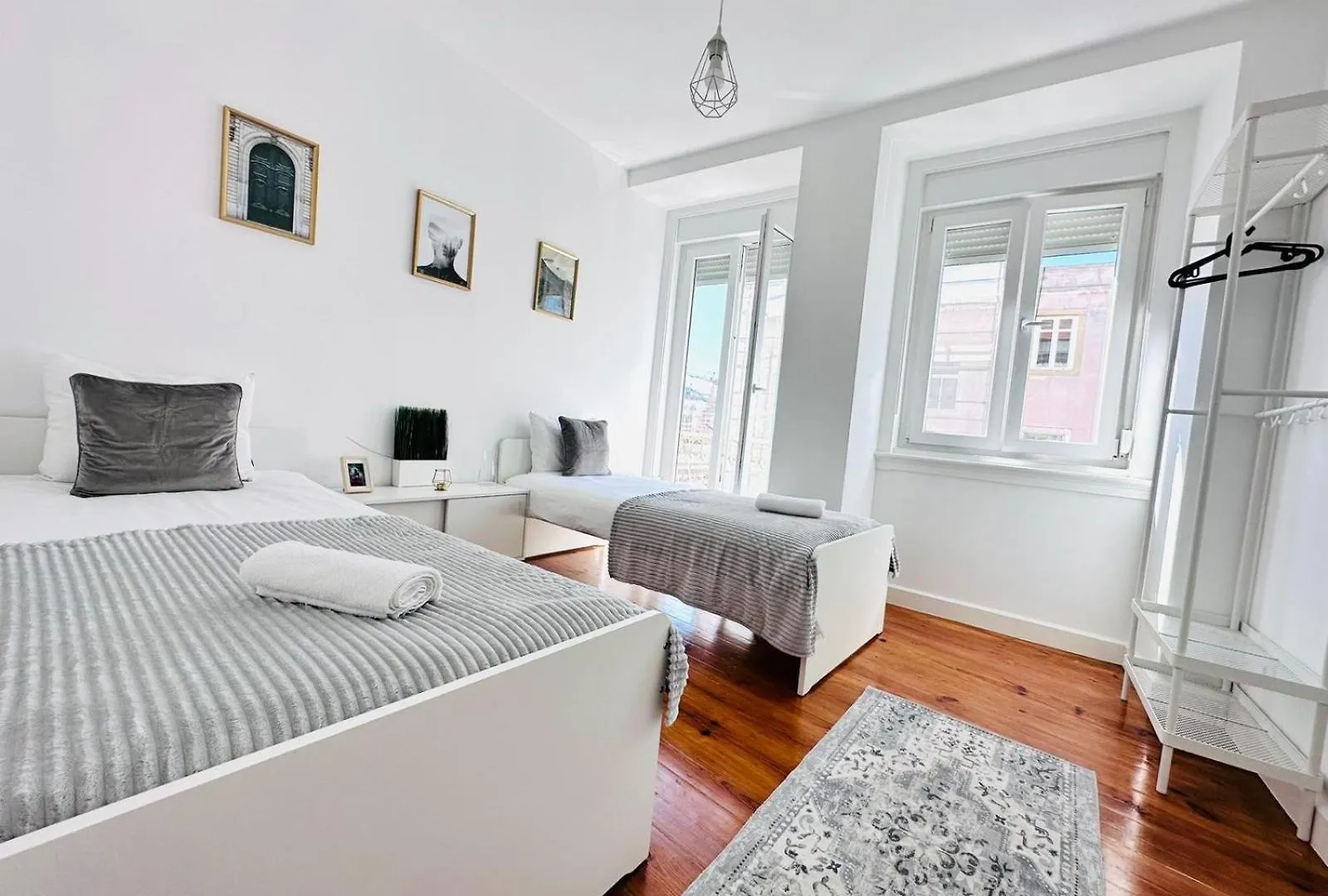 Lisbon 87 City Center Flat Ideal For Groups And Families 0*,