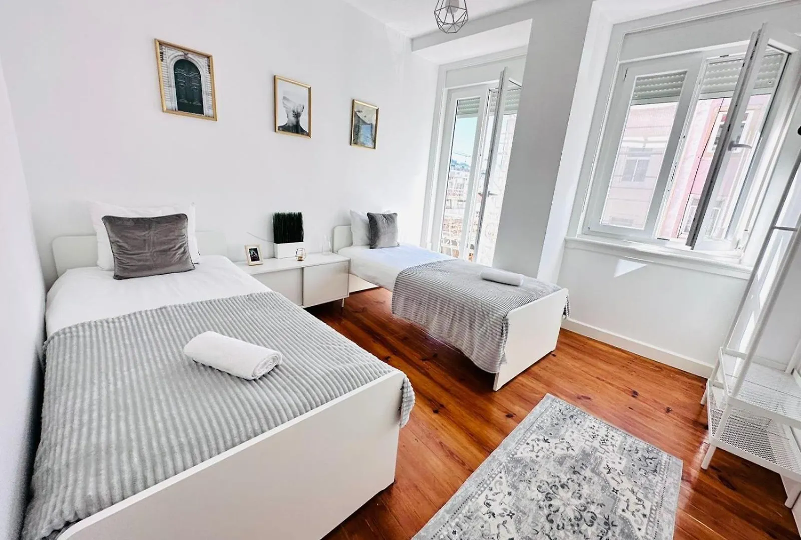 Lisbon 87 City Center Flat Ideal For Groups And Families 0*,